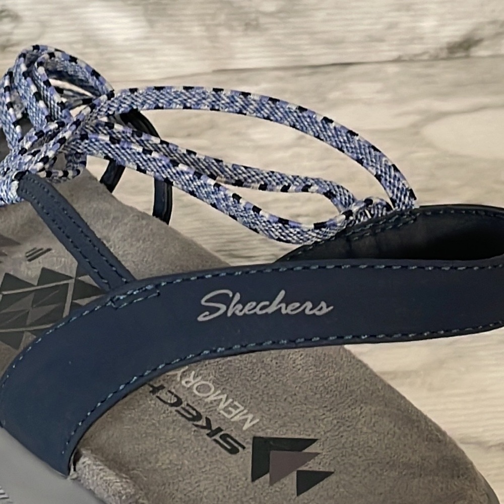 Skechers, reggae, Memory foam sandals. - Picture 6 of 12